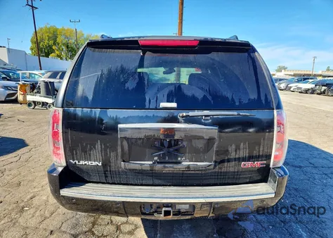2008 GMC Yukon Denali z USA, uszkodzony, nr VIN 1GKFK63898J192618